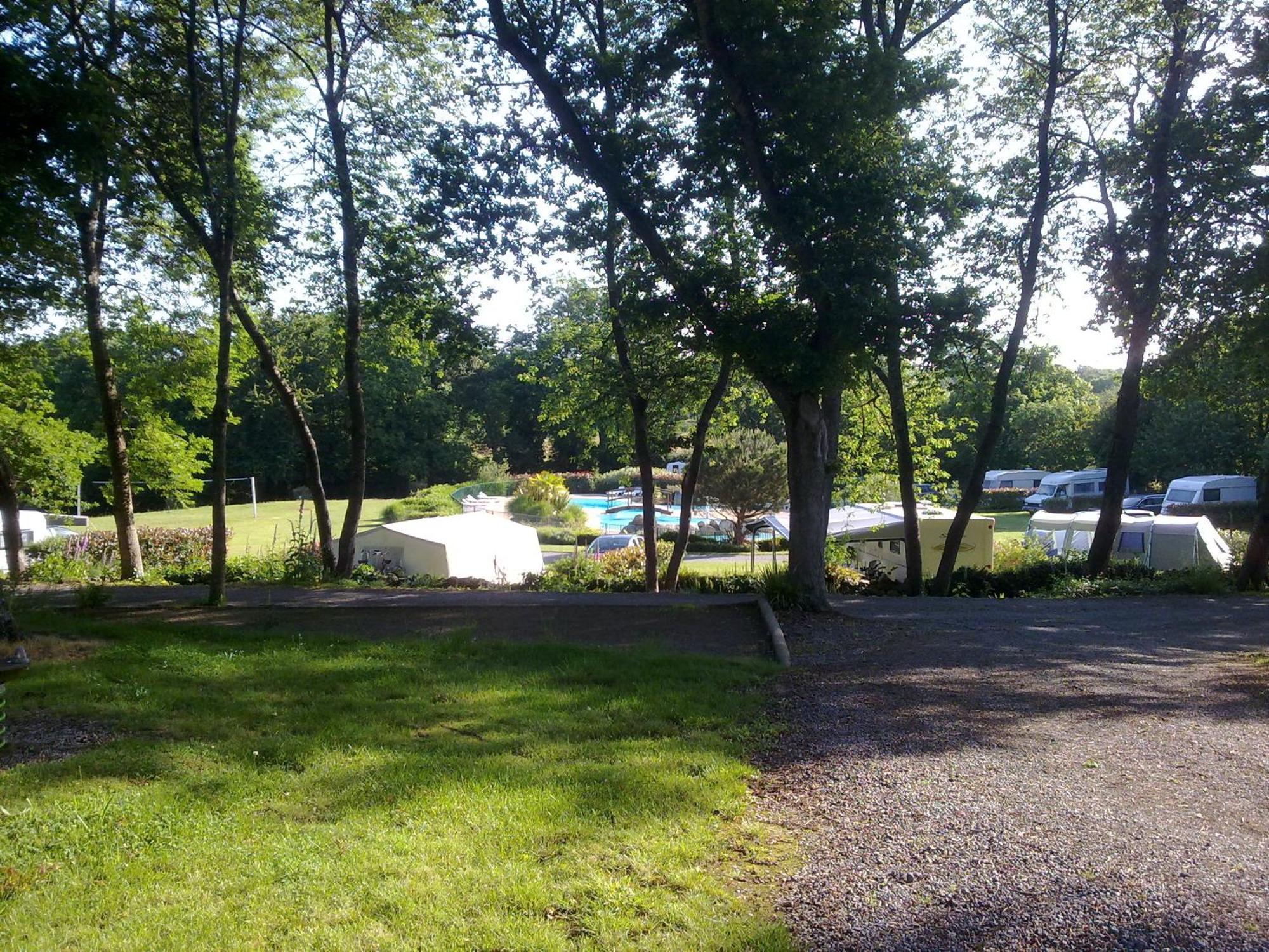 Camping Le Balcon De La Baie Saint-Marcan Экстерьер фото
